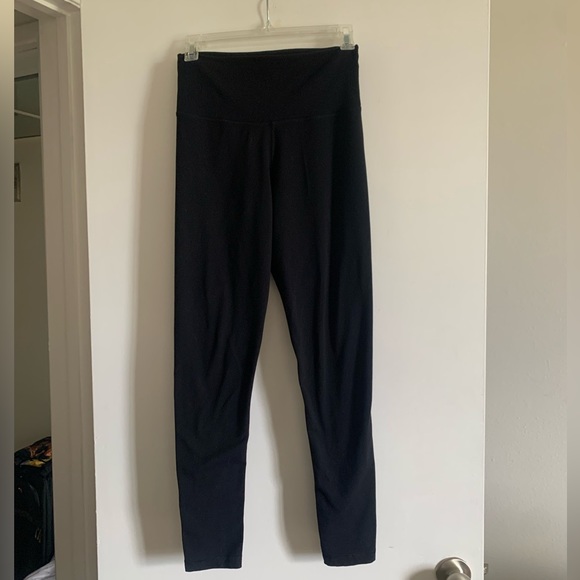 Aritzia Pants - Aritzia Tna Black Classic Athletic High Rise Leggings size Small